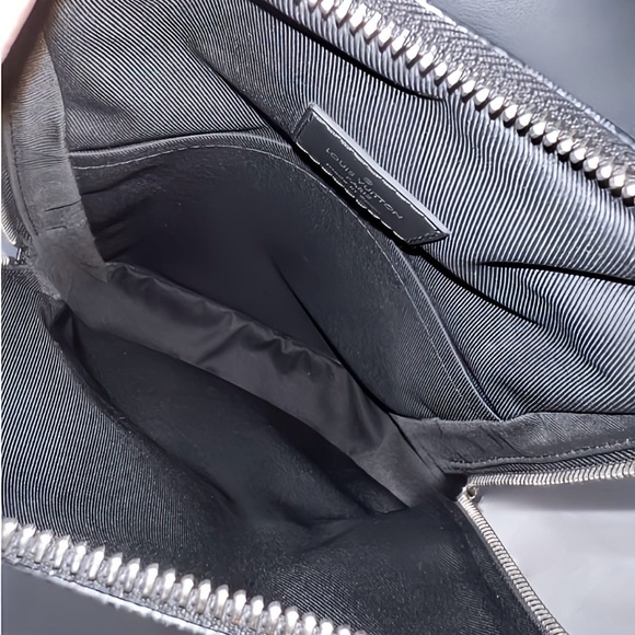 Authentic Louis Vuitton Mens Avenue Sling Bag - Picture 7 of 12